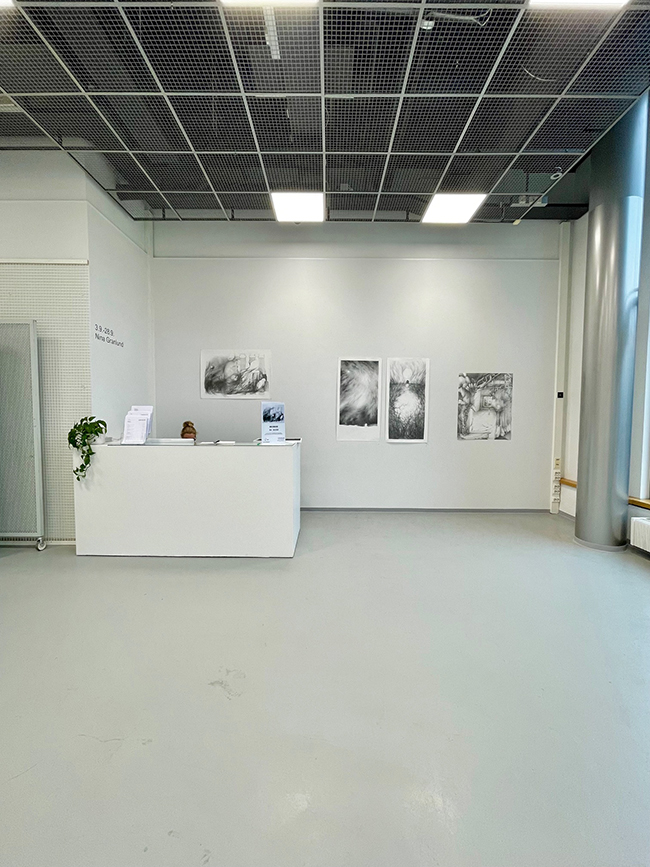 Galleria Aarnin tilakuva, jossa tiski ja seinät 4 - 5.