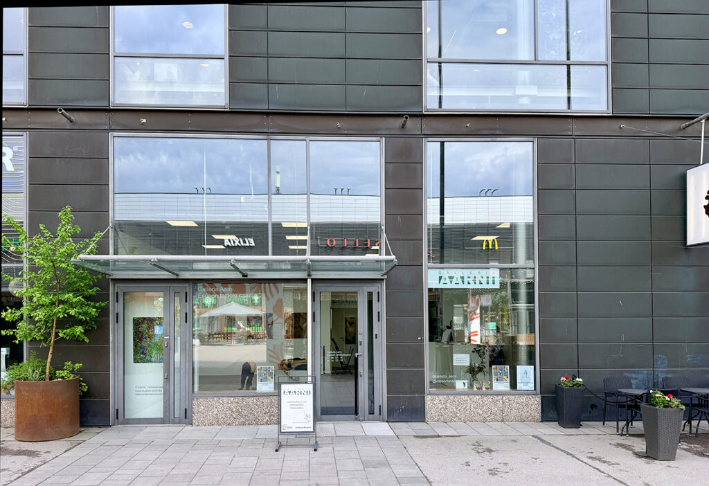 Galleria kuvattuna ulkoapäin